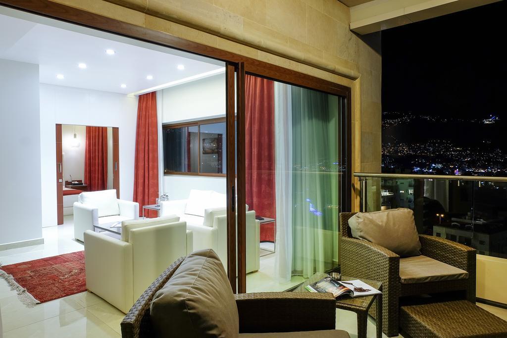 Burj On Bay Hotel Dżunija Zewnętrze zdjęcie